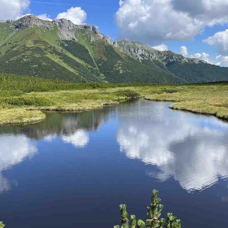 Túra na Veľké Biele pleso patrí k celodenným a stredne náročným túram