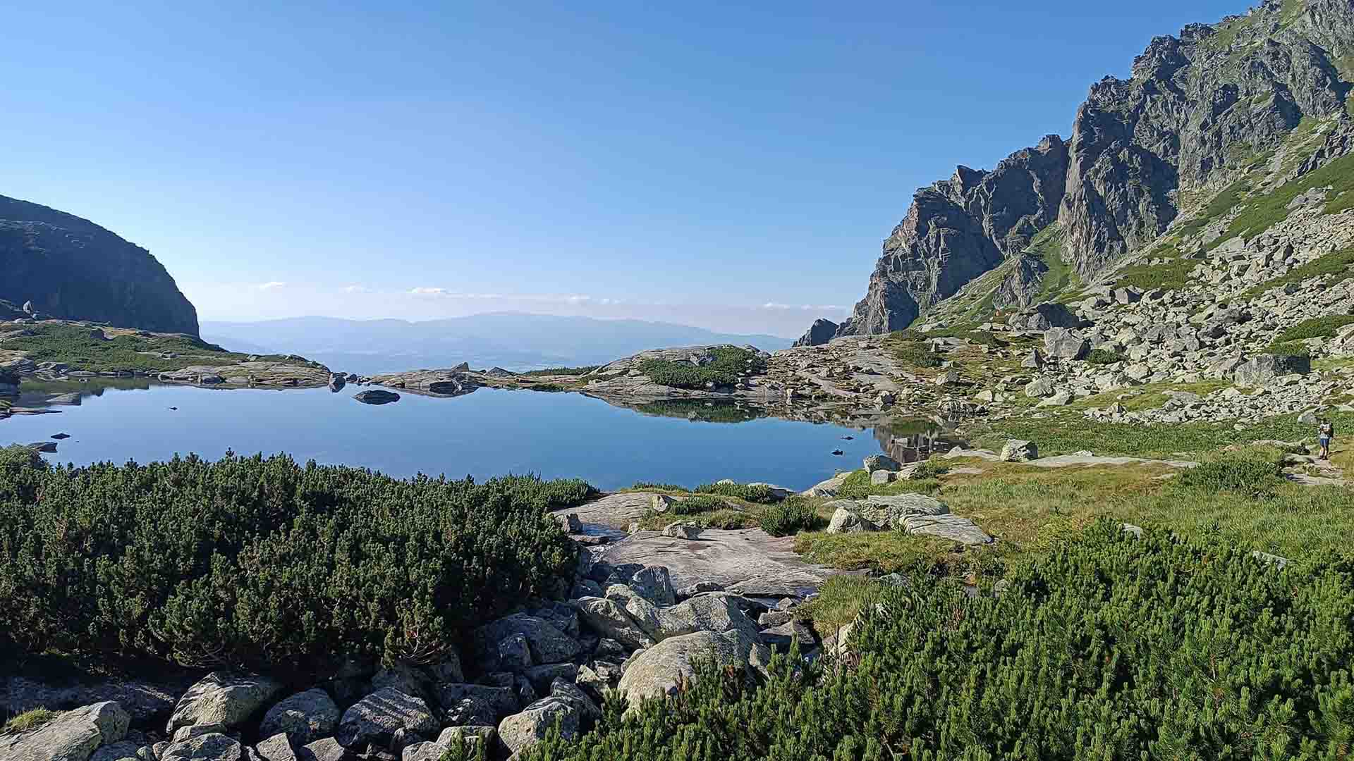 Pleso nad Skokom nájdete kúsok od vodopádu Skok.