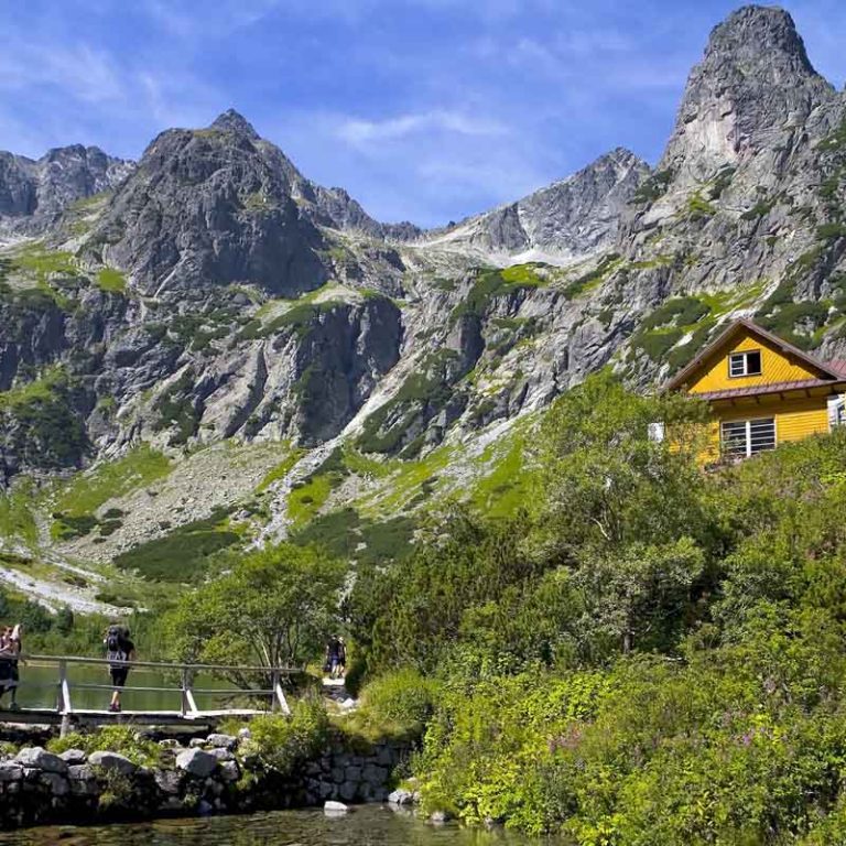 Zelené pleso je jeden z najobľúbenejších turistických cieľov vo Vysokých Tatrách.